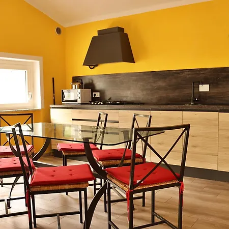 Lo Barbaboc Lejlighedshotel 4*