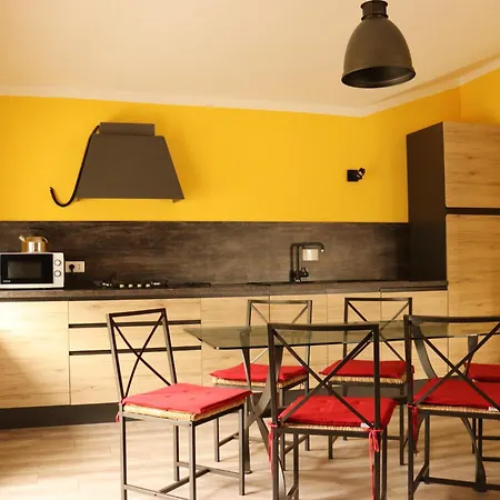 Lo Barbaboc Lejlighedshotel 4*
