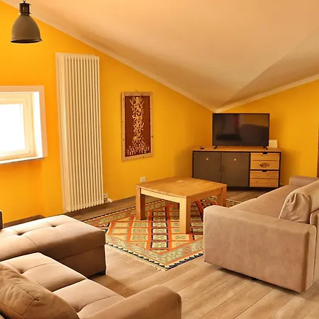 Lo Barbaboc Апарт-отель Charvensod